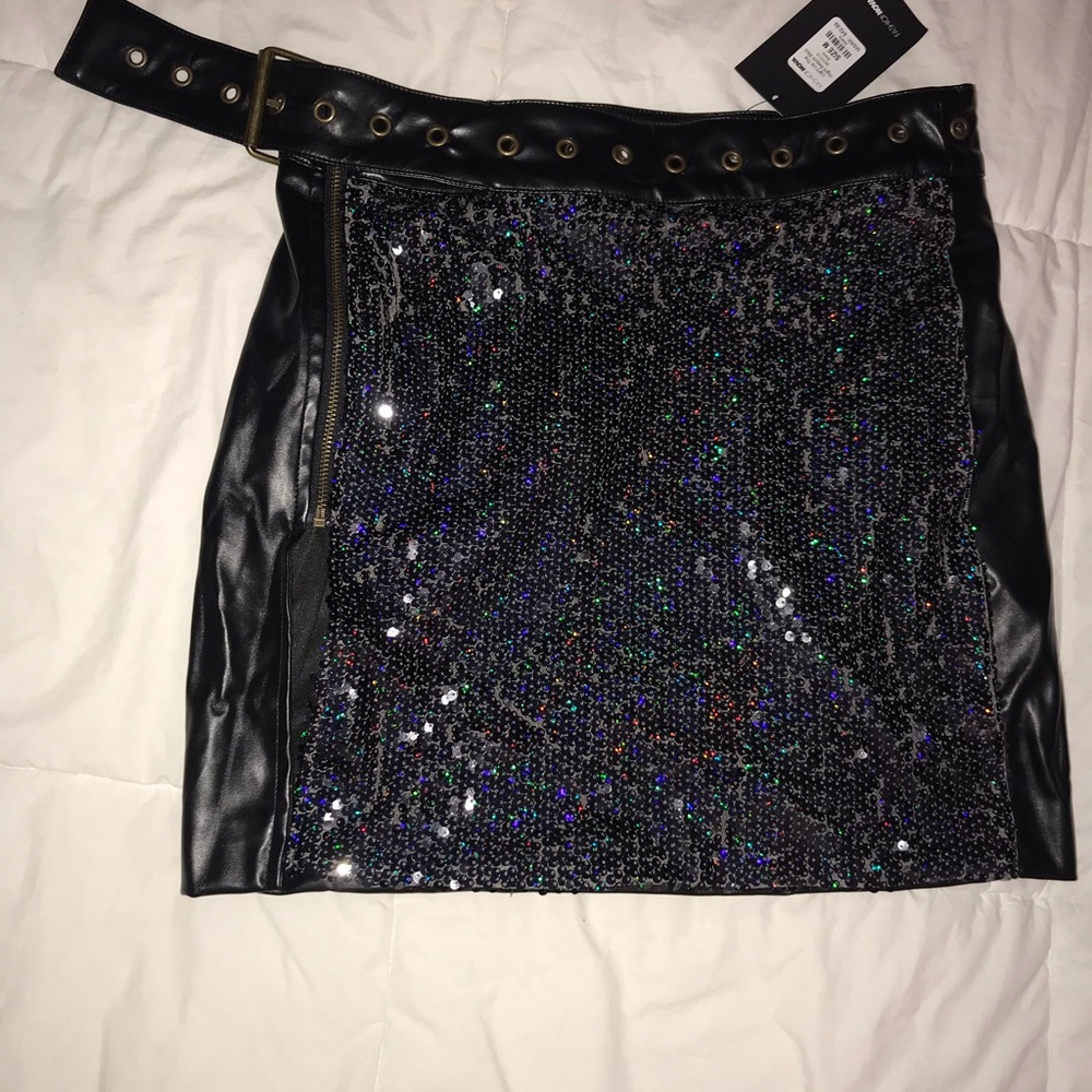 Fashion nova skirt